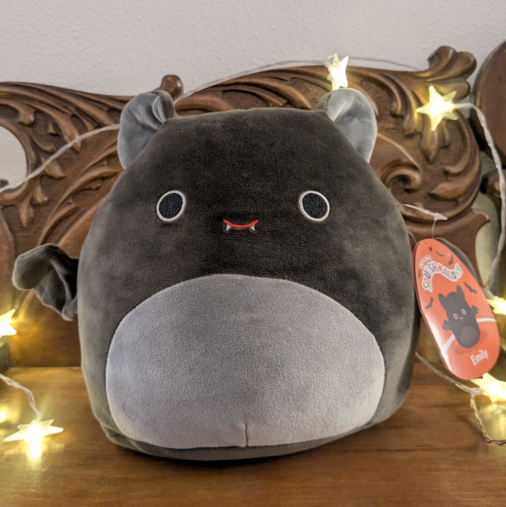 8" Emily The Bat Squishmallow